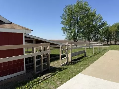 Exterior - 1981 E 8th Rd, Tonica, IL 61370 photo 5 of 8