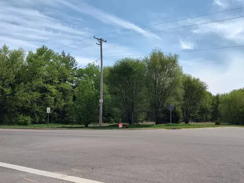 002 E Britnie Dr, Poplar Grove, IL 61065