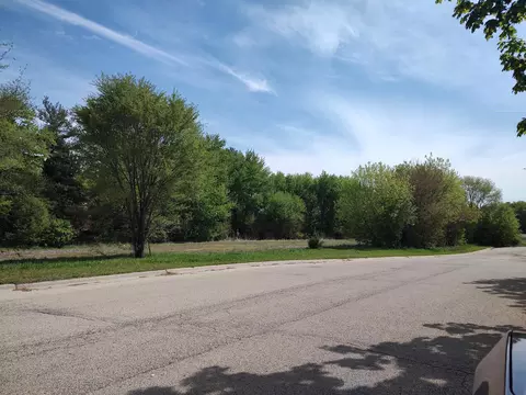 003 E Britnie Dr, Poplar Grove, IL 61065
