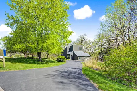1131 N Clark Ln, Galena, IL 61036