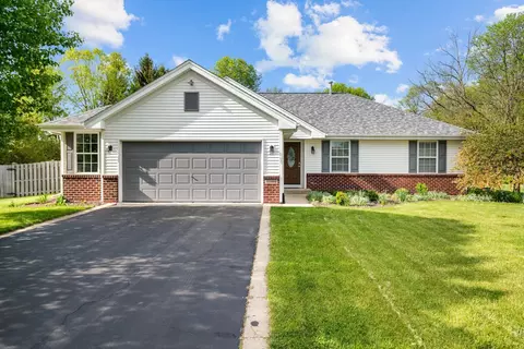 Exterior - 11103 Downing Ln, Roscoe, IL 61073 photo 3 of 7