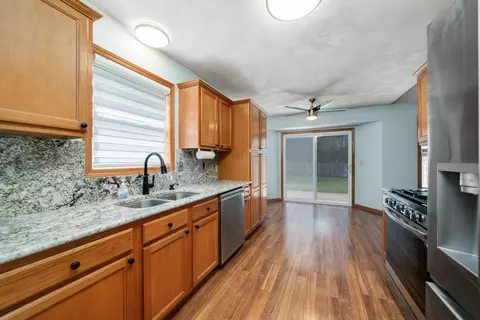Kitchen - 11103 Downing Ln, Roscoe, IL 61073 photo 2 of 2