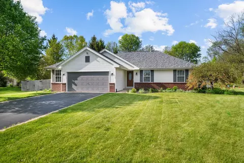 Exterior - 11103 Downing Ln, Roscoe, IL 61073 photo 2 of 7
