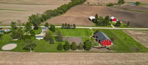 10538 N Pecatonica Rd, Leaf River, IL 61047