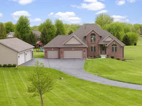102 Westfield Rd, Winnebago, IL 61088