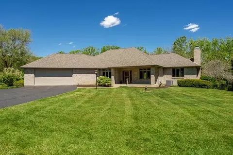 1463 Sunmeadow Ln, Rockford, IL 61107