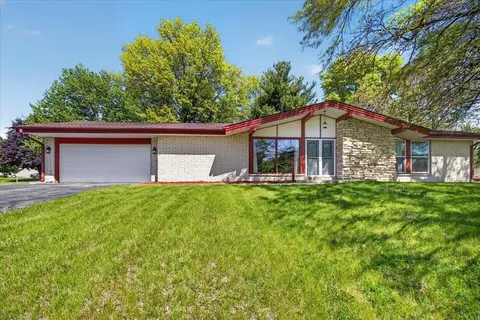 3429 City View Dr, Rockford, IL 61101