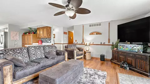 Living - 9096 E Stagecoach Trl, Warren, IL 61087 photo 4 of 6