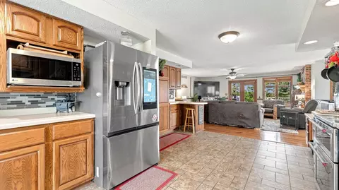 Kitchen - 9096 E Stagecoach Trl, Warren, IL 61087 photo 3 of 4