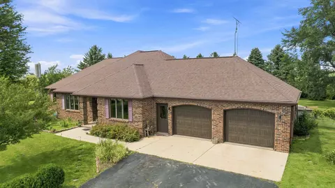 Exterior - 9096 E Stagecoach Trl, Warren, IL 61087 photo 5 of 5