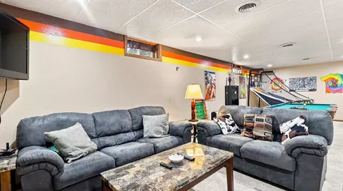 Living - 9096 E Stagecoach Trl, Warren, IL 61087 photo 5 of 6