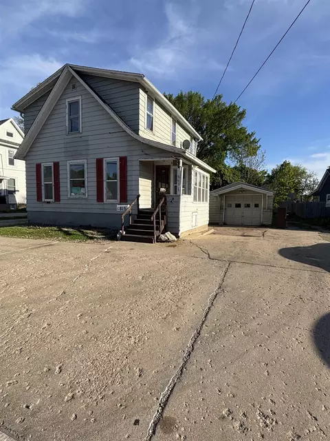 815 Logan Ave, Belvidere, IL 61008
