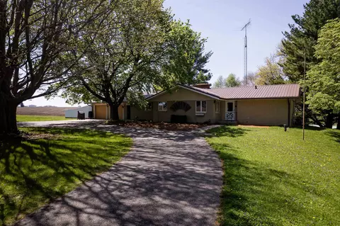 12166 Cunningham Rd, Winnebago, IL 61088