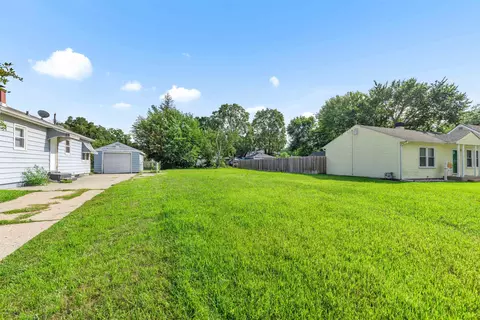 2916 Custer Ave, Rockford, IL 61101