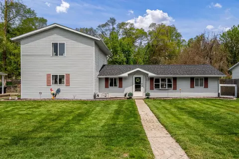 410 Elgin St, Cherry Valley, IL 61016 photo 1
