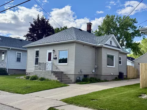 625 10th St, Peru, IL 61354 photo 3