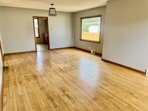 625 10th St, Peru, IL 61354 photo 6