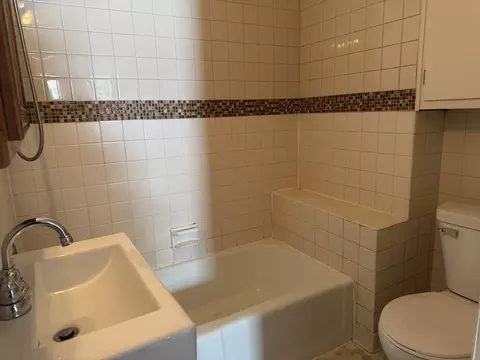 625 10th St, Peru, IL 61354 photo 9