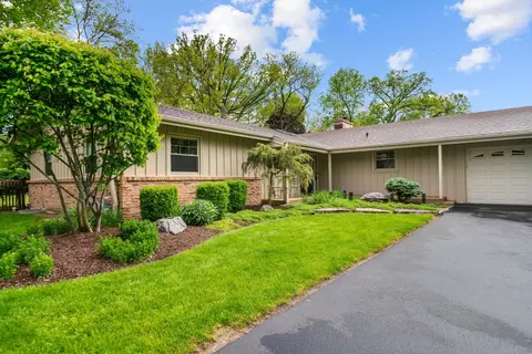 4675 Pepper Dr, Rockford, IL 61114