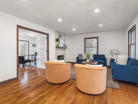 Living - 1927 Baintree Rd, Lake Summerset, IL 61019 photo 1 of 4