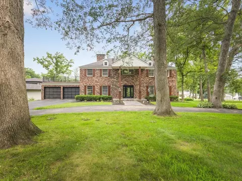 Exterior - 1927 Baintree Rd, Lake Summerset, IL 61019 photo 4 of 11