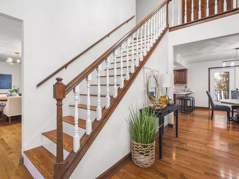 Entry Way - 1927 Baintree Rd, Lake Summerset, IL 61019 photo 2 of 6
