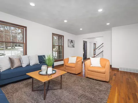 Living - 1927 Baintree Rd, Lake Summerset, IL 61019 photo 3 of 4
