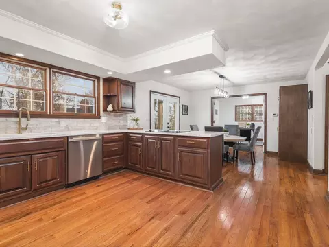 Kitchen - 1927 Baintree Rd, Lake Summerset, IL 61019 photo 2 of 4