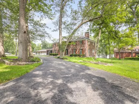 Exterior - 1927 Baintree Rd, Lake Summerset, IL 61019 photo 9 of 11