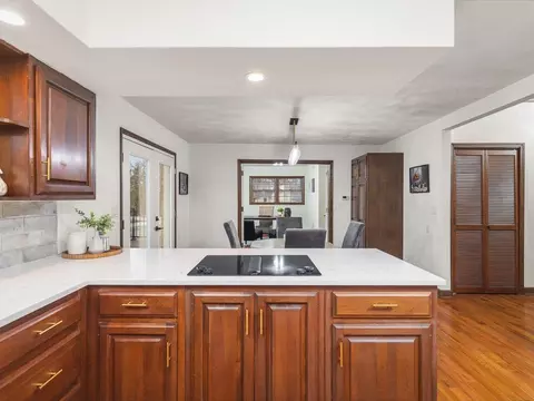 Kitchen - 1927 Baintree Rd, Lake Summerset, IL 61019 photo 3 of 4