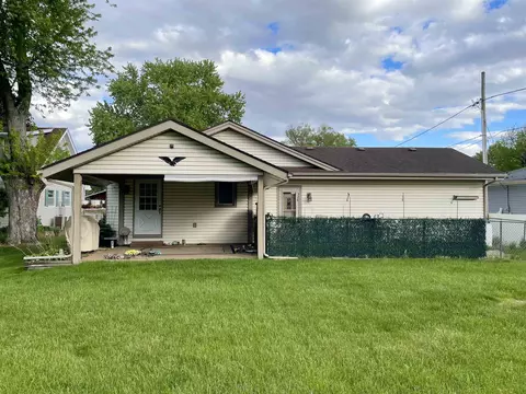 618 E Macomb St, Belvidere, IL 61008 photo 3