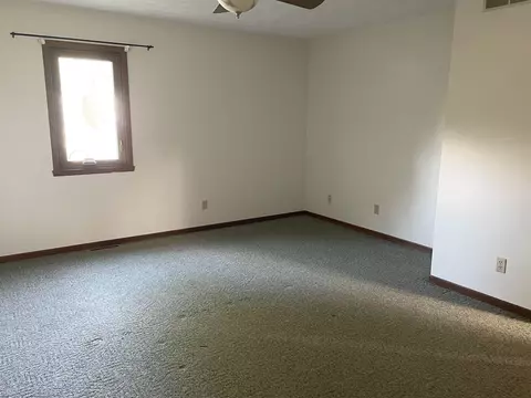 618 E Macomb St, Belvidere, IL 61008 photo 10