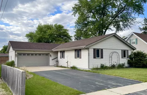 618 E Macomb St, Belvidere, IL 61008
