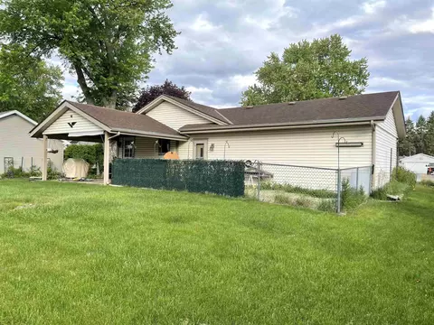 618 E Macomb St, Belvidere, IL 61008 photo 5