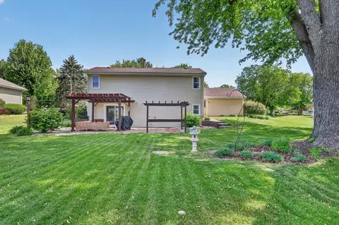 Exterior - 148 Sandhurst Dr, Rockton, IL 61072 photo 8 of 14