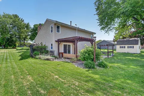 Exterior - 148 Sandhurst Dr, Rockton, IL 61072 photo 9 of 14
