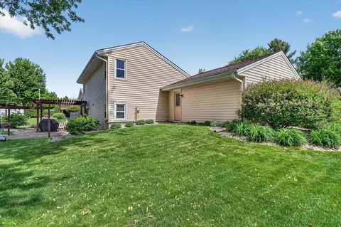 Exterior - 148 Sandhurst Dr, Rockton, IL 61072 photo 14 of 14