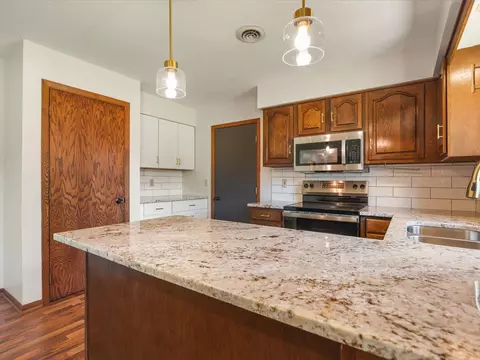 Kitchen - 136 Lake Summerset Rd, Lake Summerset, IL 61019 photo 2 of 4
