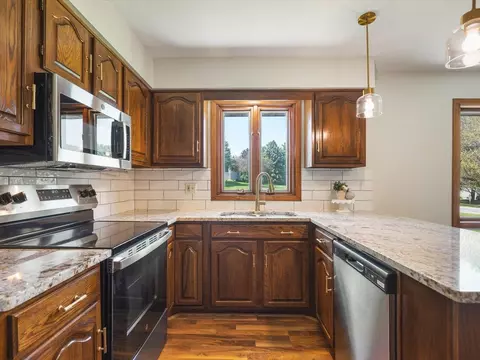 Kitchen - 136 Lake Summerset Rd, Lake Summerset, IL 61019 photo 3 of 4