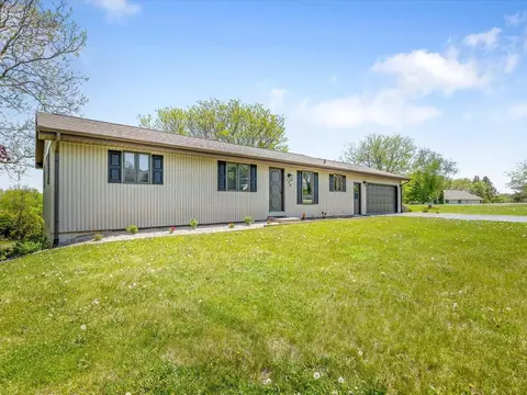 Exterior - 136 Lake Summerset Rd, Lake Summerset, IL 61019 photo 2 of 11