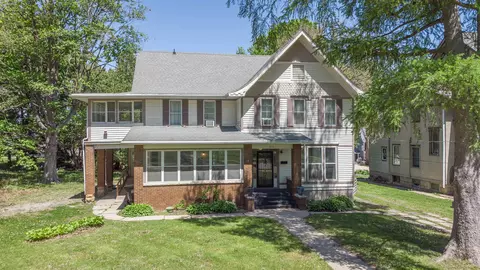 916 W Stephenson St, Freeport, IL 61032