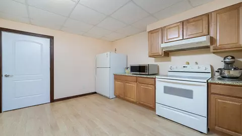 Kitchen - 14481 Berglund Rd, Pecatonica, IL 61063 photo 7 of 7