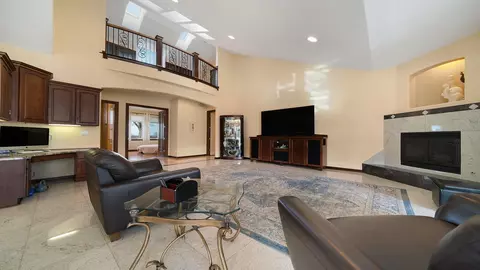 Living - 14481 Berglund Rd, Pecatonica, IL 61063 photo 4 of 8