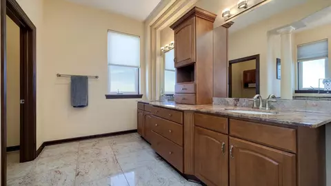 Bath - 14481 Berglund Rd, Pecatonica, IL 61063 photo 2 of 10