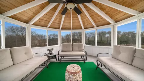 Exterior - 14481 Berglund Rd, Pecatonica, IL 61063 photo 4 of 8