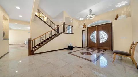 Entry Way - 14481 Berglund Rd, Pecatonica, IL 61063 photo 2 of 7