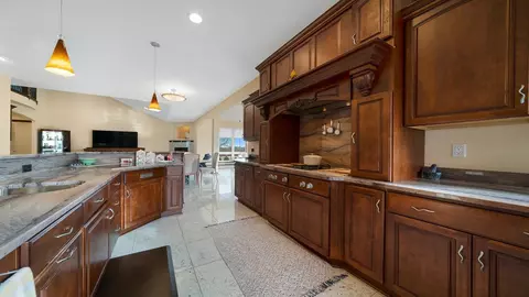 Kitchen - 14481 Berglund Rd, Pecatonica, IL 61063 photo 4 of 7