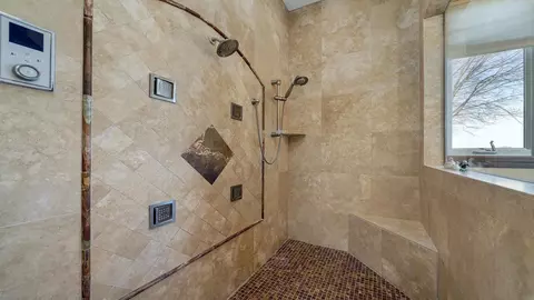Bath - 14481 Berglund Rd, Pecatonica, IL 61063 photo 4 of 10