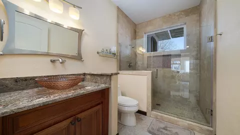Bath - 14481 Berglund Rd, Pecatonica, IL 61063 photo 5 of 10