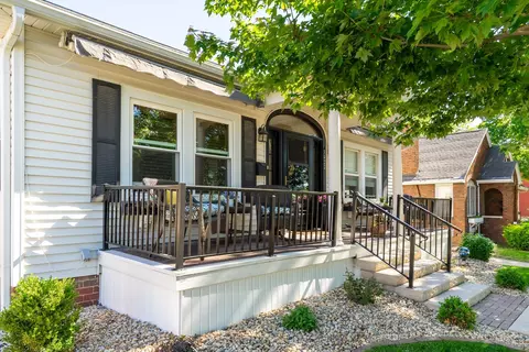1327 5th St, Peru, IL 61354 photo 6